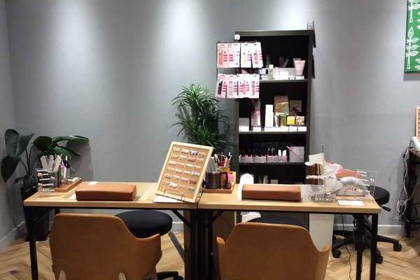 マニキュアハウス 博多駅地下街店